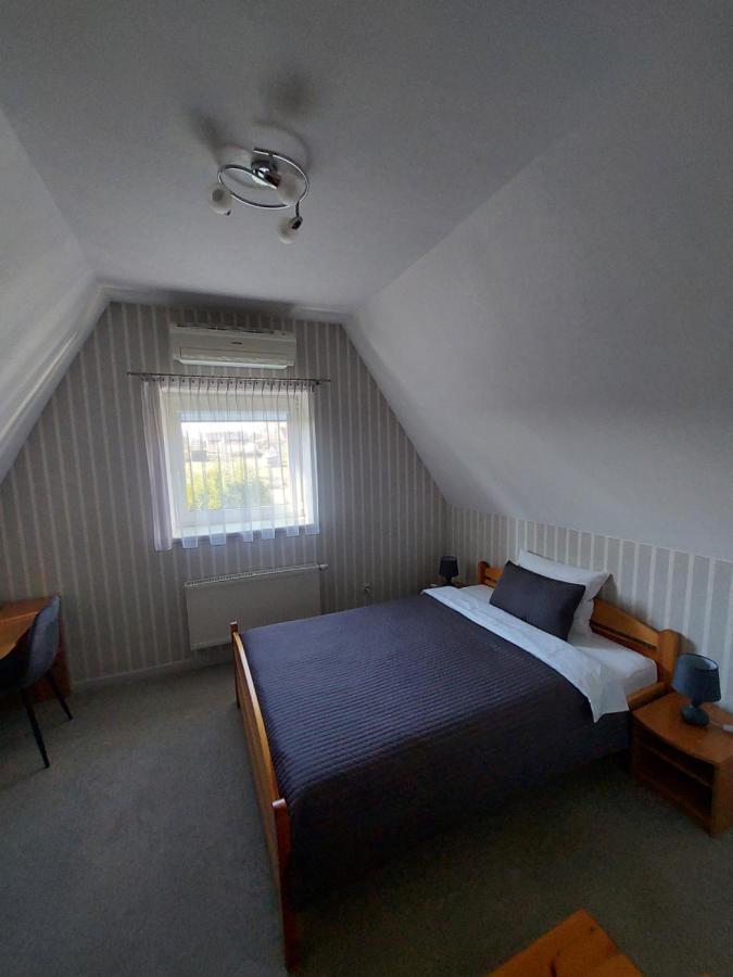 Asmonienes Sveciu Namai "Senoji Mokyklele" Hotel Smalininkai Bagian luar foto