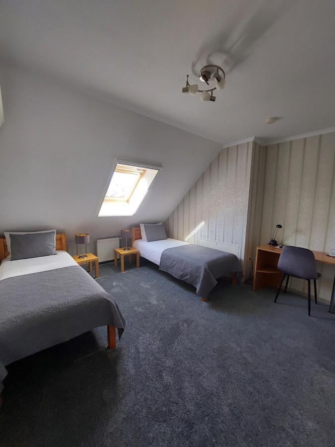 Asmonienes Sveciu Namai "Senoji Mokyklele" Hotel Smalininkai Bagian luar foto