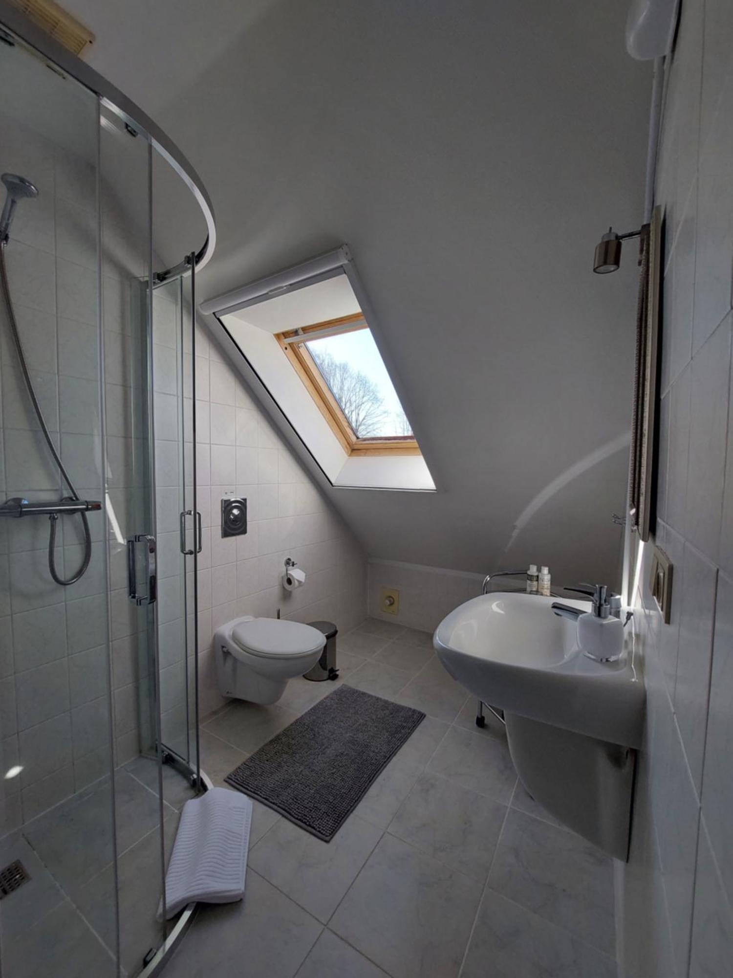 Asmonienes Sveciu Namai "Senoji Mokyklele" Hotel Smalininkai Bagian luar foto