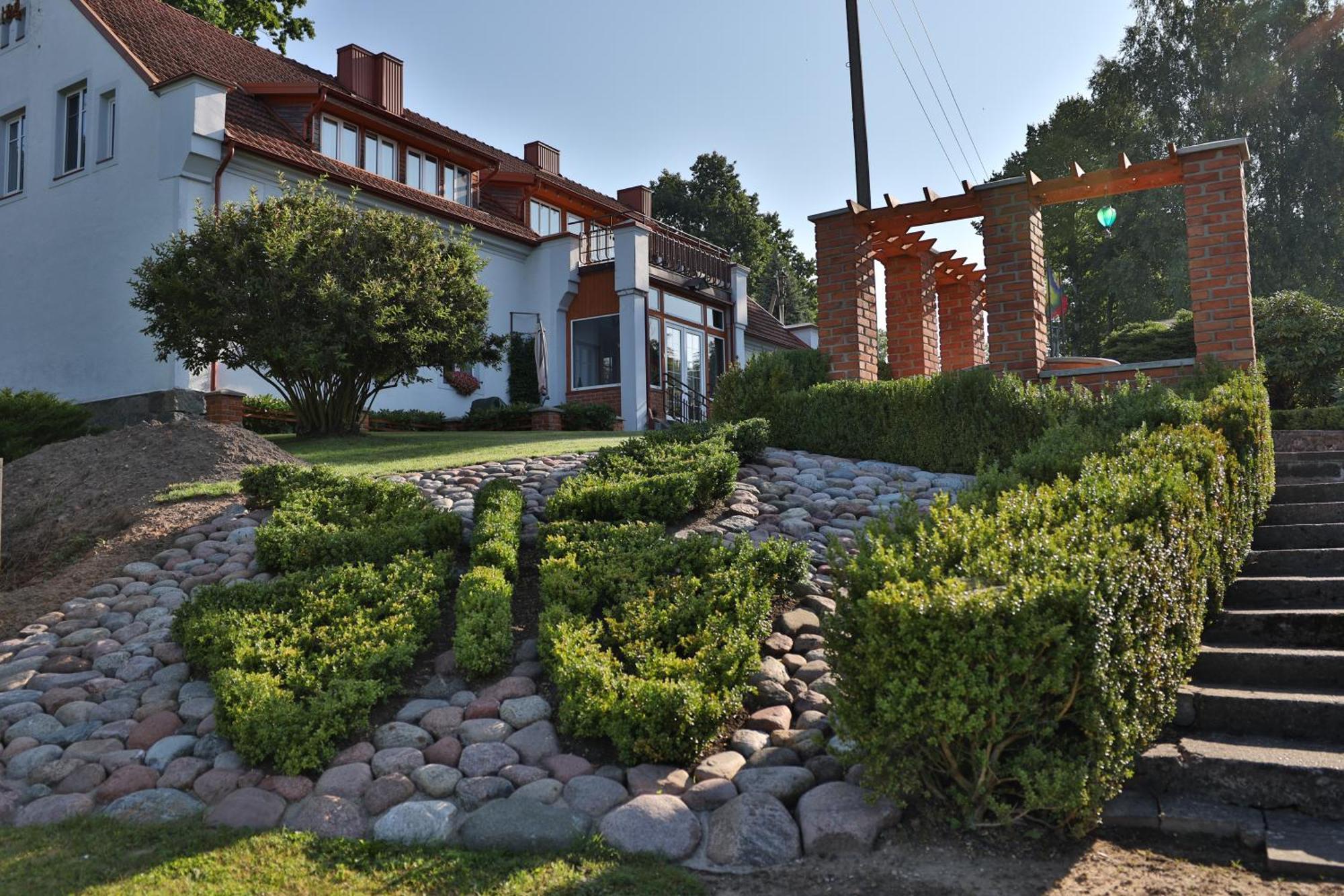 Asmonienes Sveciu Namai "Senoji Mokyklele" Hotel Smalininkai Bagian luar foto