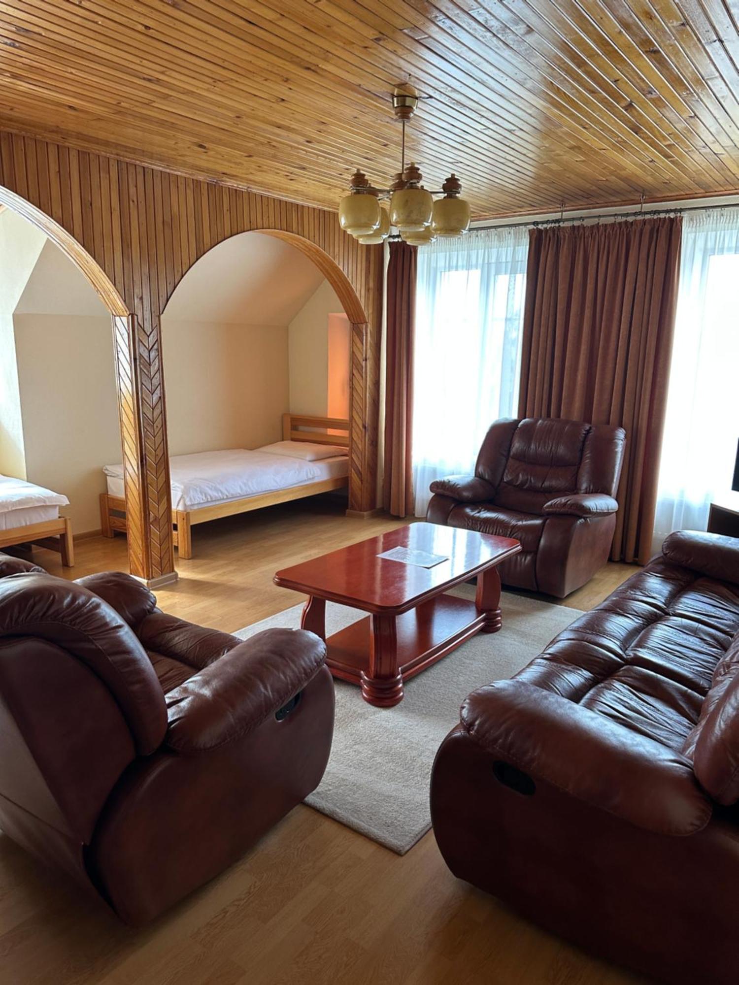 Asmonienes Sveciu Namai "Senoji Mokyklele" Hotel Smalininkai Bagian luar foto
